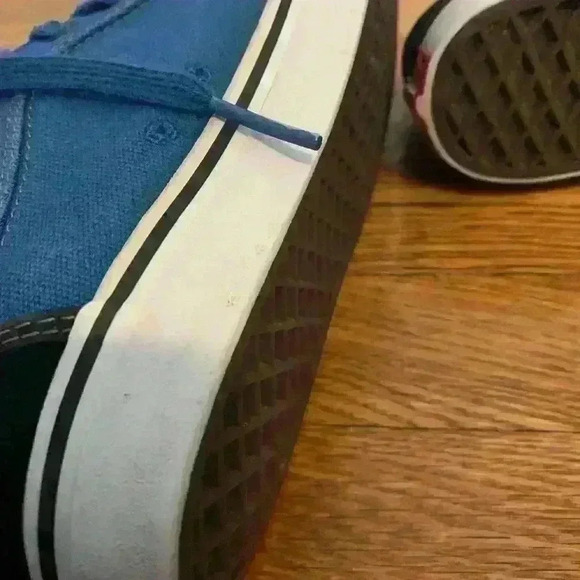 Kids Vans Blue and Black Tennis Shoes, Size 6 Youth - Picture 9 of 10